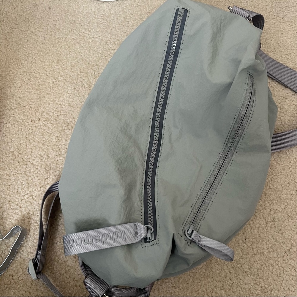 Lululemon fast track 2.0 blue duffle sports bag travel backpack